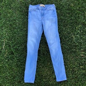 Hollister High Rise skinny jeans